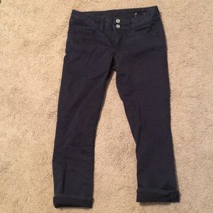 American Eagle Black Capris